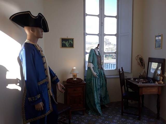 متحف بيت فانفيتيلي في نابولي