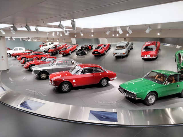 متحف الفا روميو للسيارات في ميلان