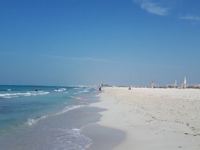 شاطئ السعديات في ابوظبي