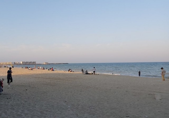 شاطئ ابو الحصانية في الكويت