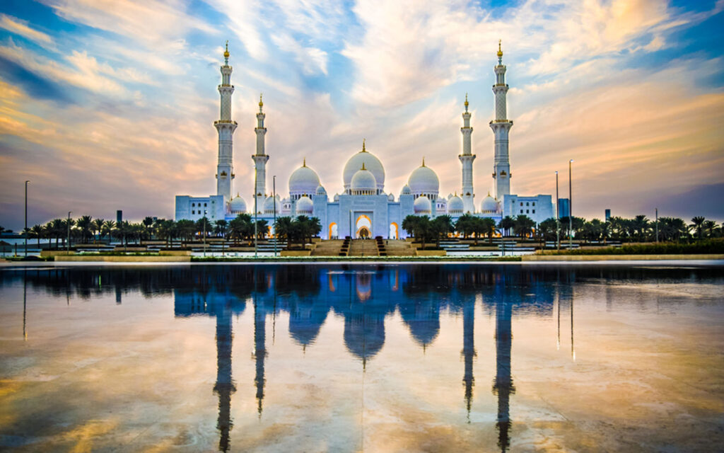 أشهر المساجد في الإمارات .. تعرف على مسجد دبي الكبير